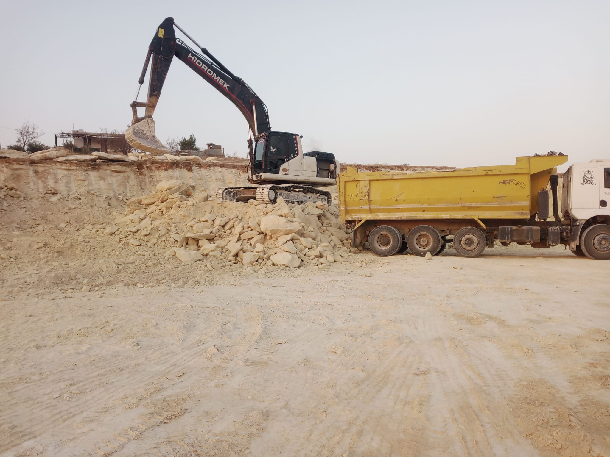 Güreniz İnşaat ve Halı Saha