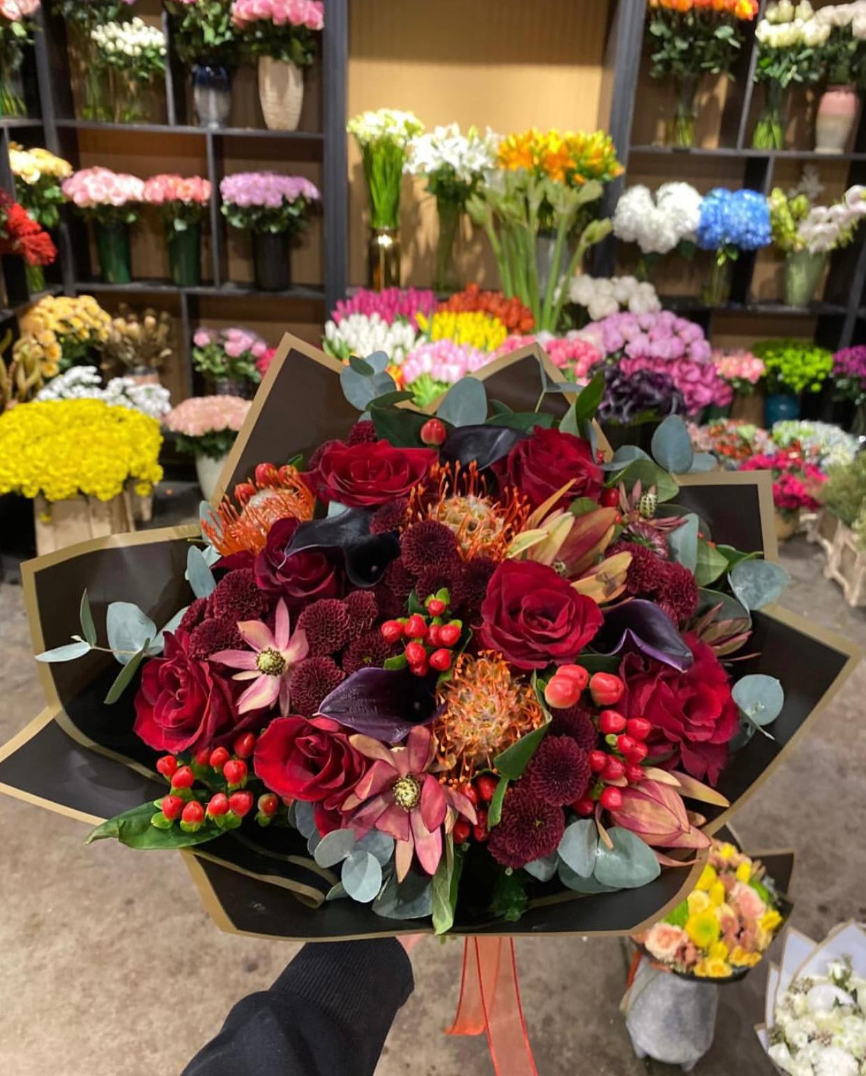 LAVINIA FLOWERS