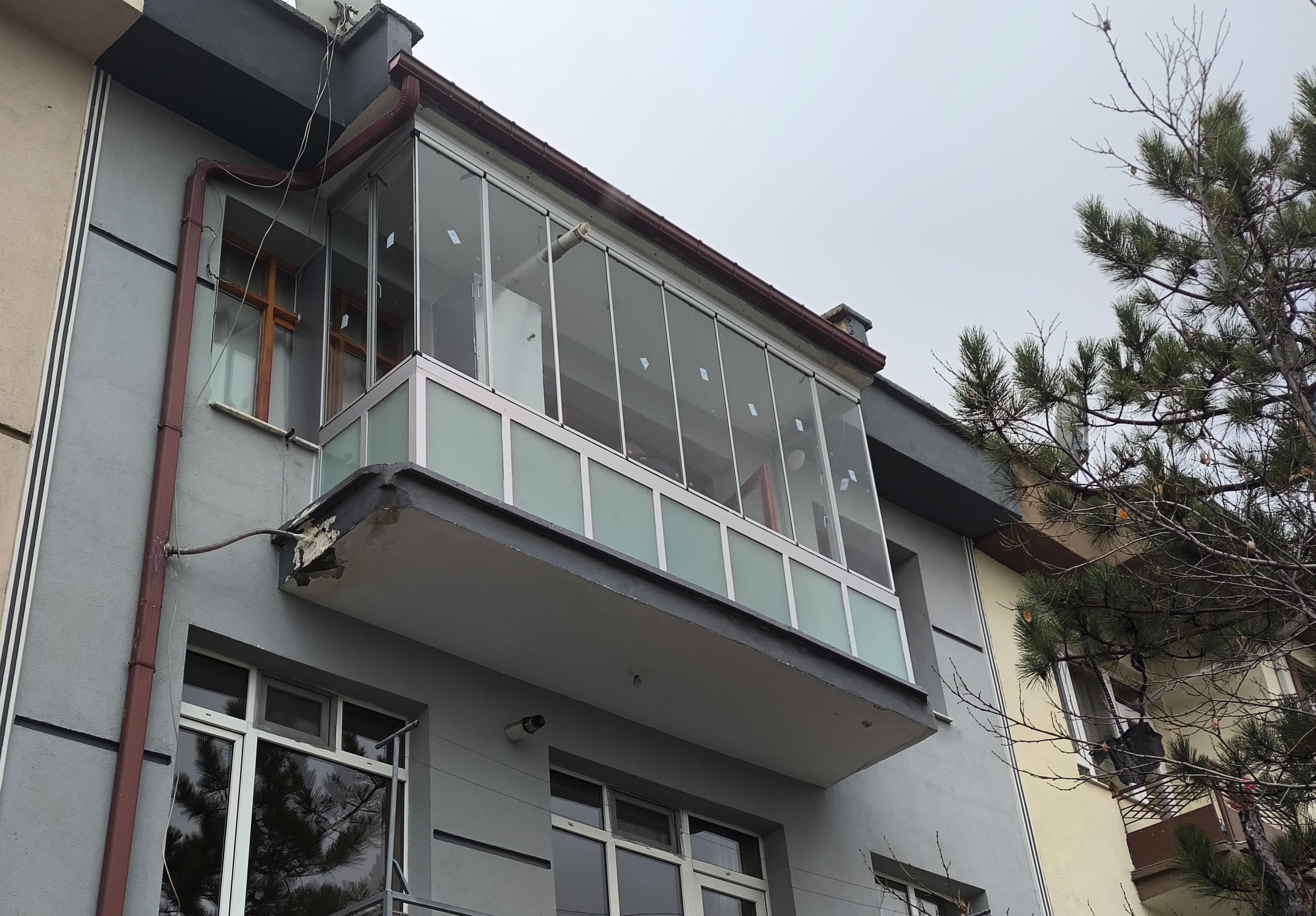 Cam Balkon Taşyurt 