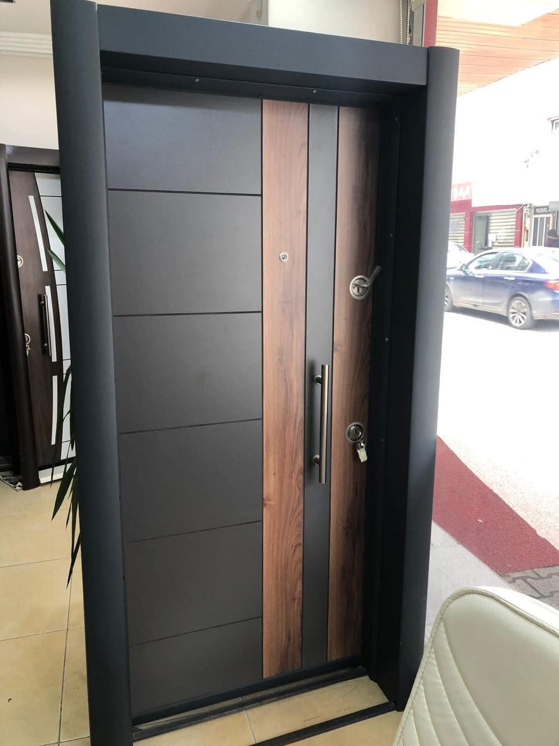 Asil Door 