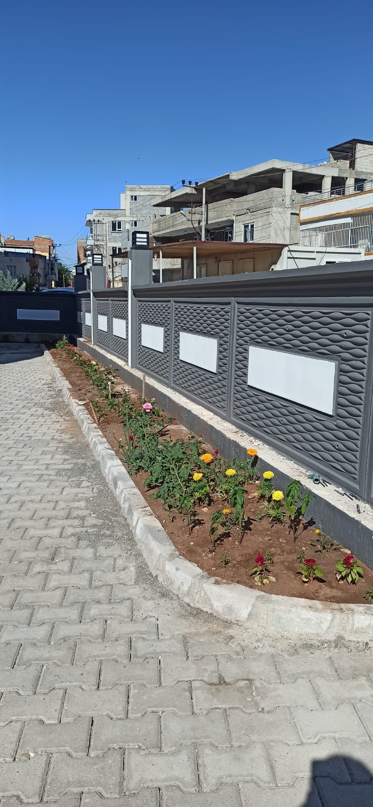 İ. Taş Duvar