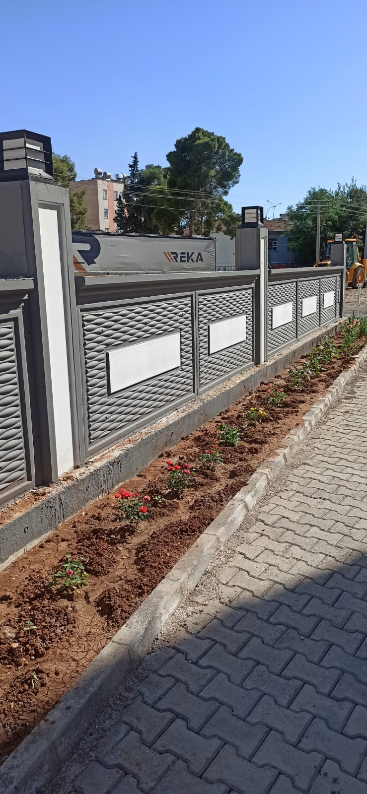 İ. Taş Duvar