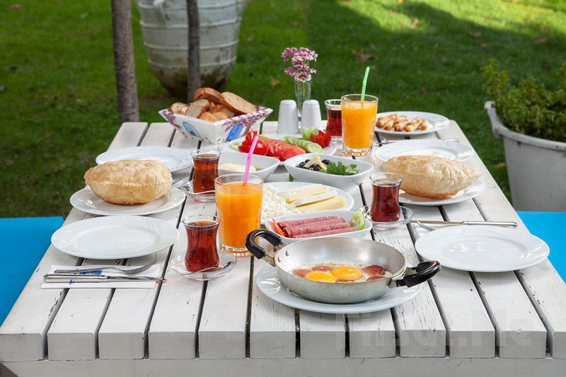 Azeldo Kalabalık Sofraları