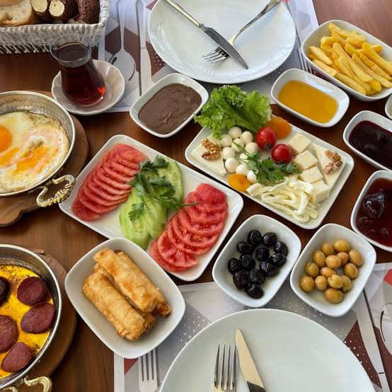 Mavi Göl Kahvaltı Salonu