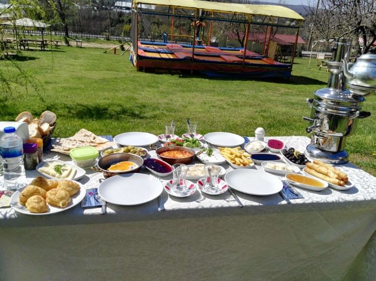 Azeldo Kalabalık Sofraları