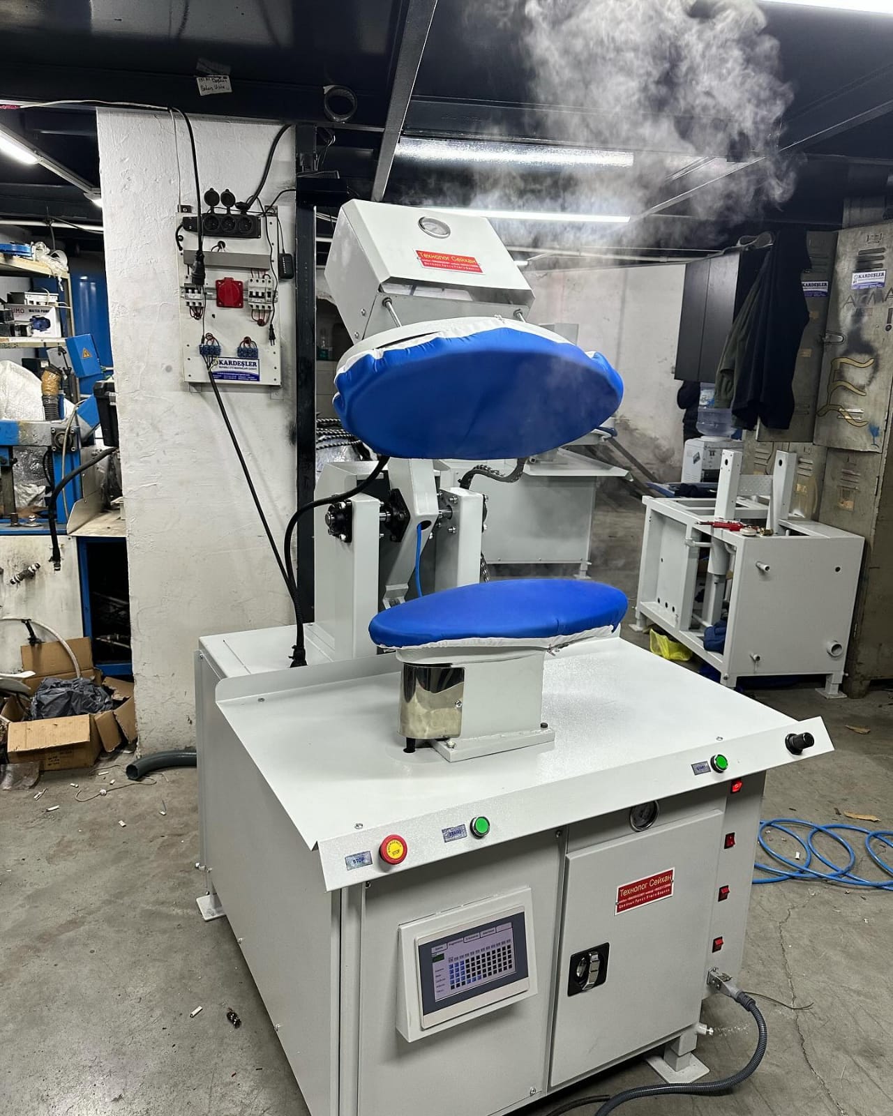 Kardeşler Buharlı Ütü