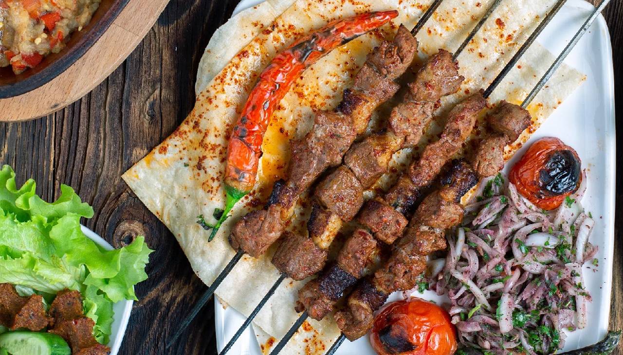 Feslioğlu Kebap Döner Salonu