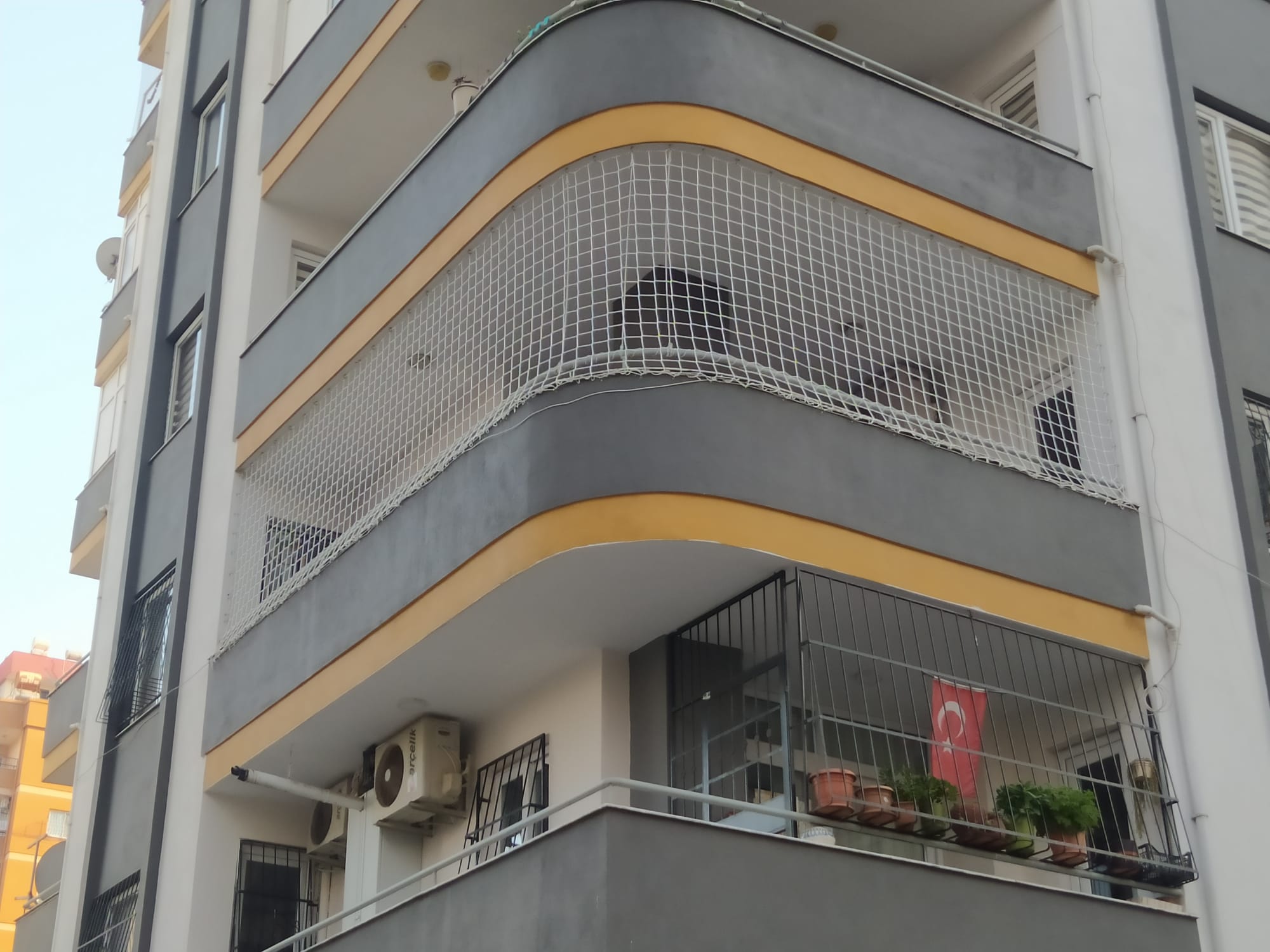 Mezitli Balkon Filesi