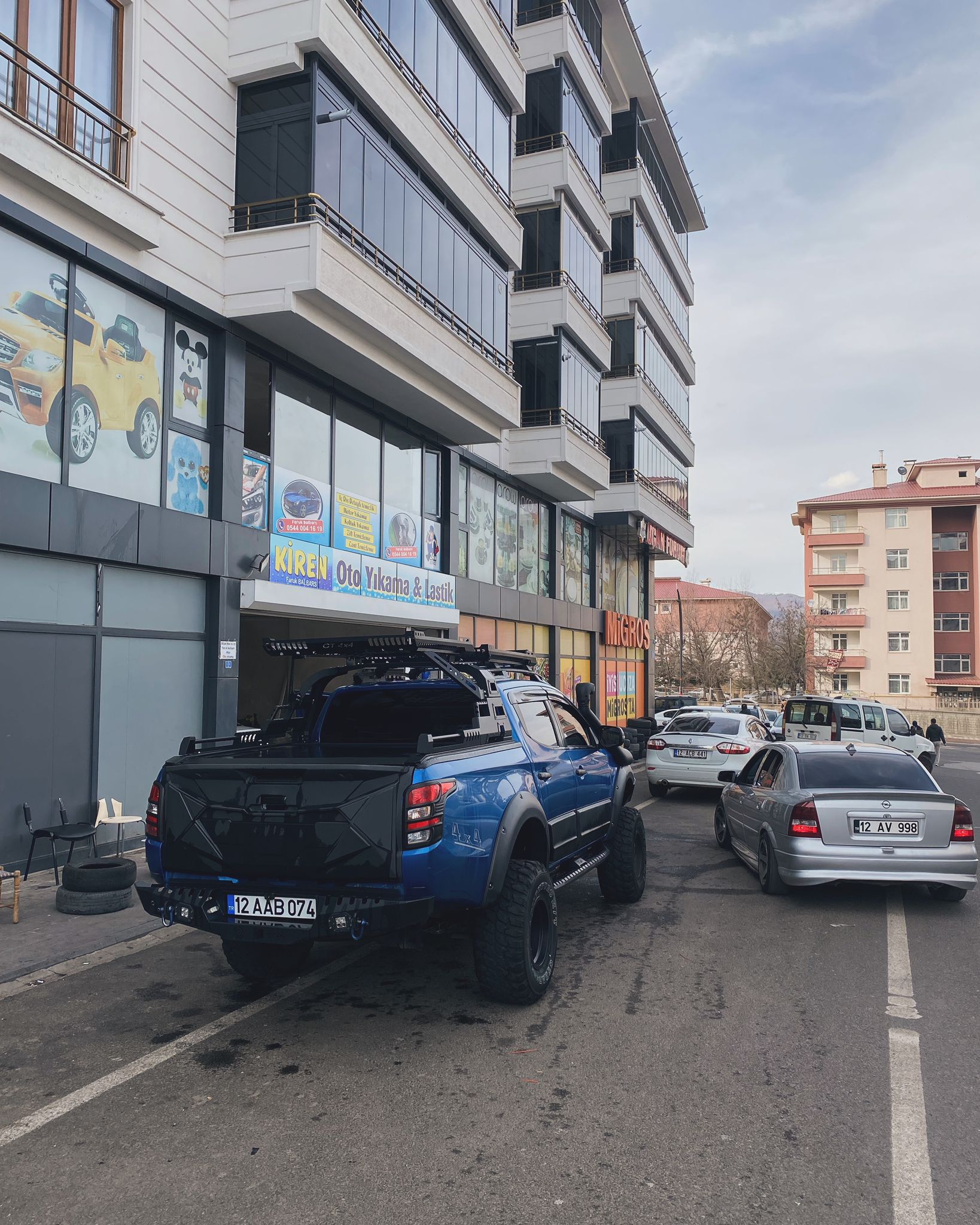 Kiren Oto Yıkama Lastik