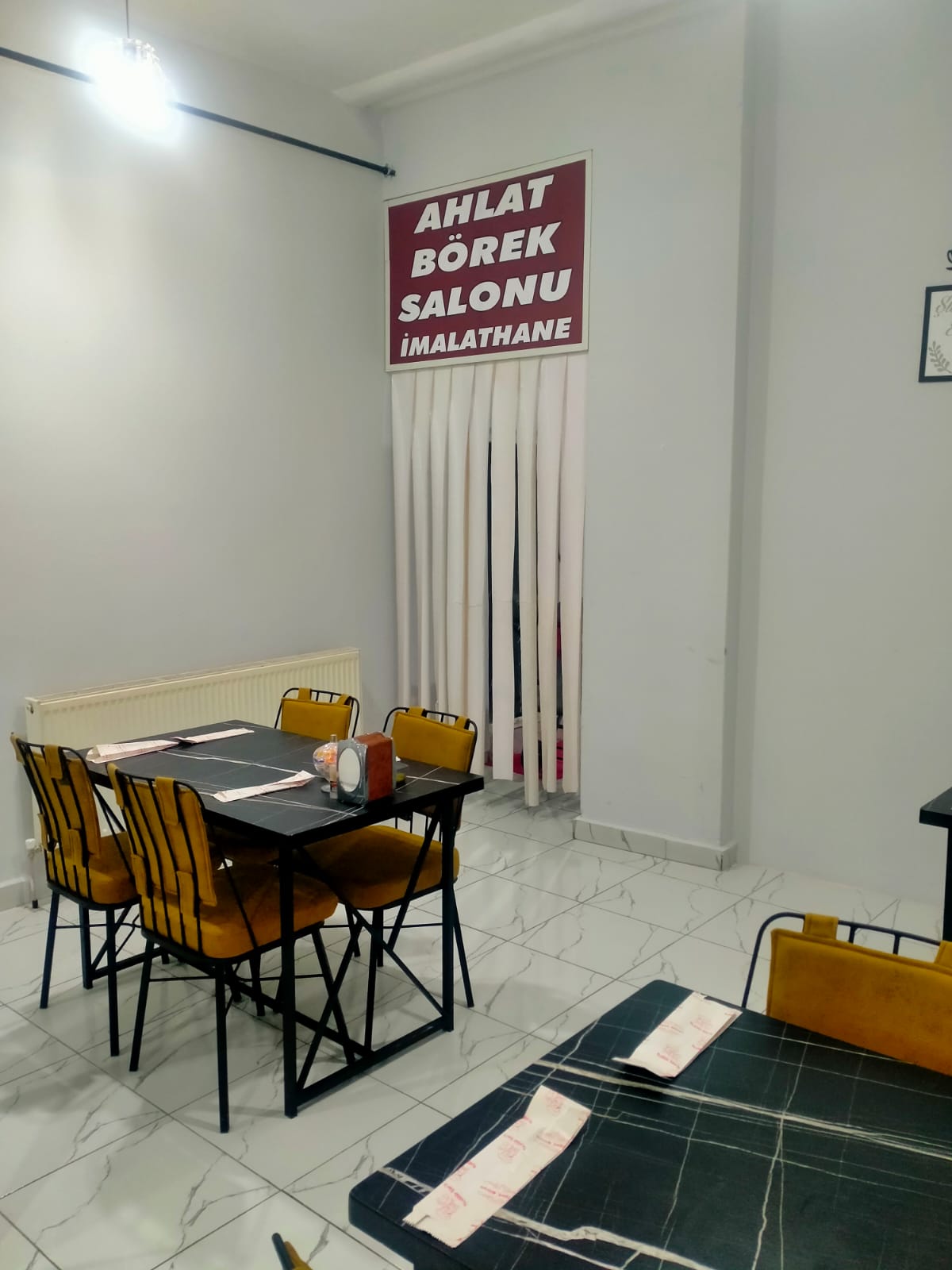 13 Ahlat Börek Salonu