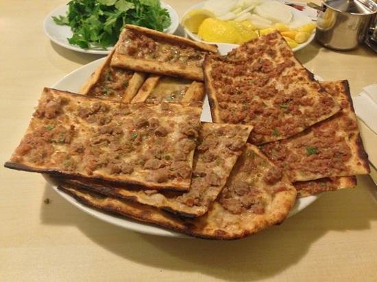 Çamlıca Etli Ekmek Izgara Salonu