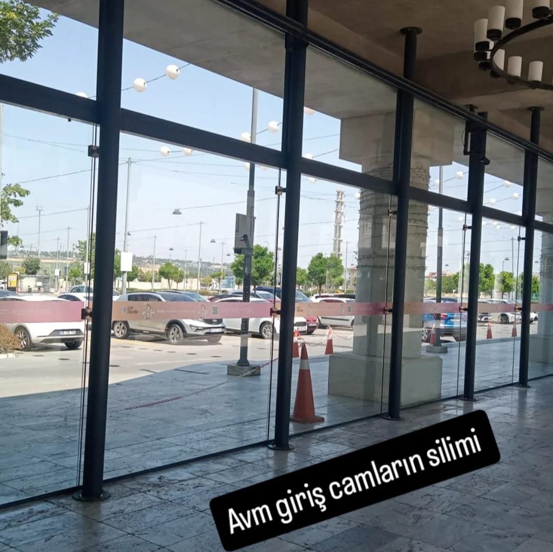 Cam Temizlikçisi