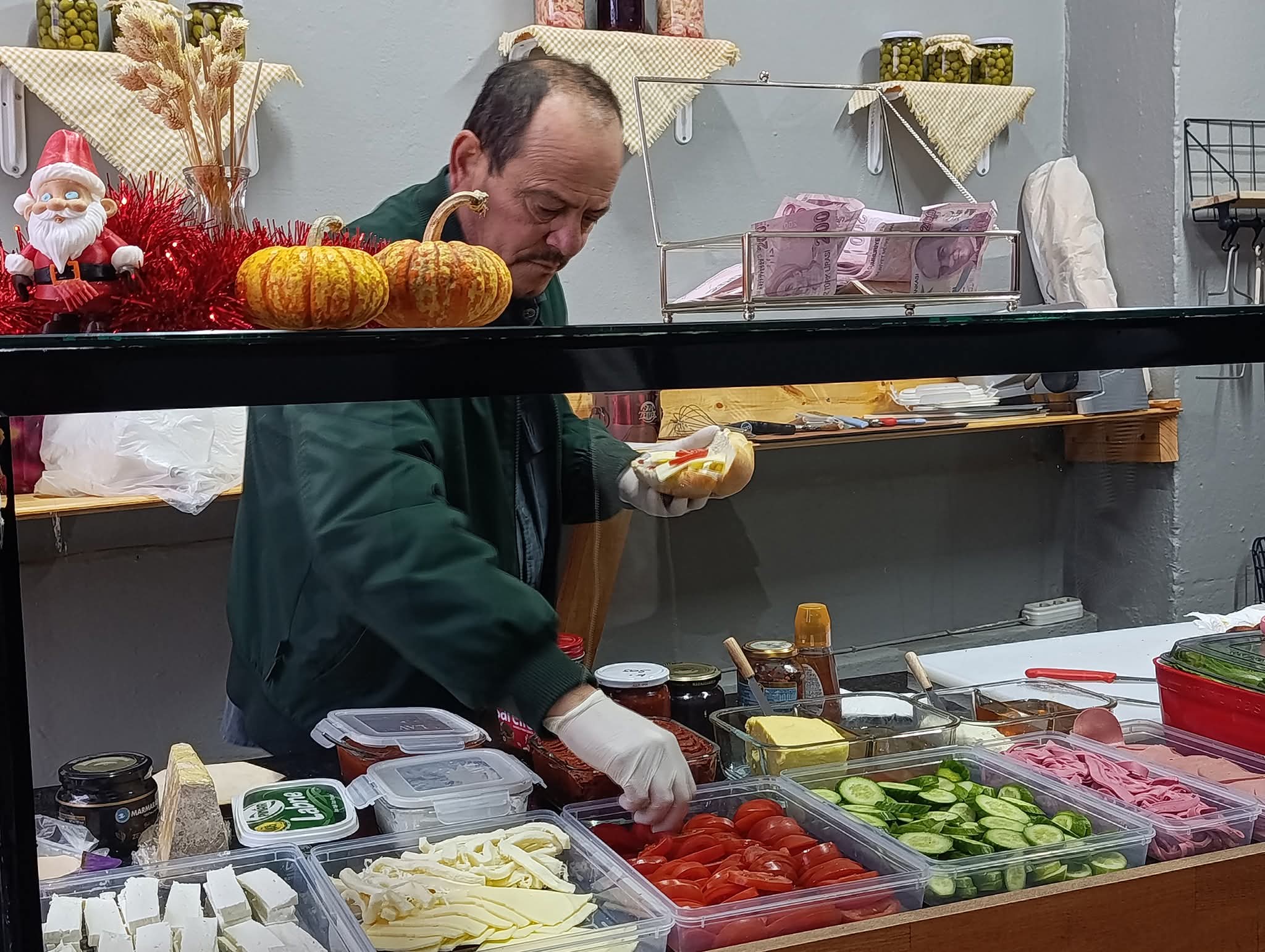 Akgün Meze & Sandviç