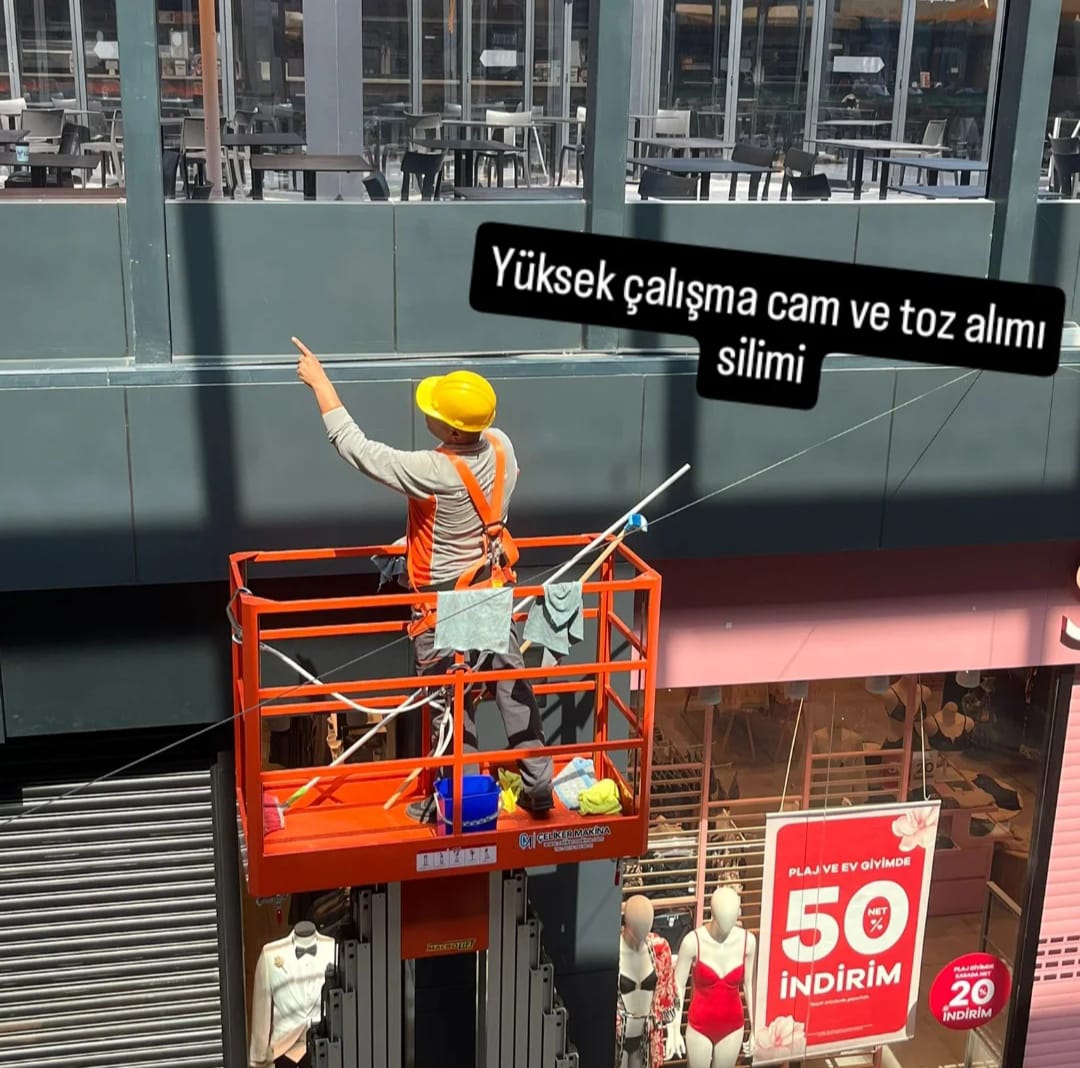 Cam Temizlikçisi