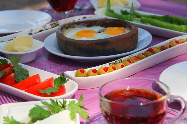 Azeldo Kalabalık Sofraları
