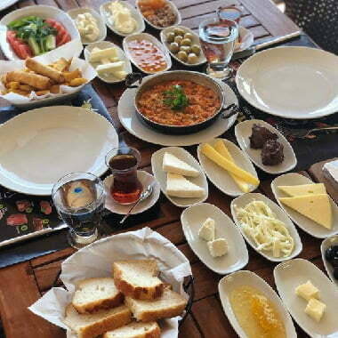 Mavi Göl Kahvaltı Salonu