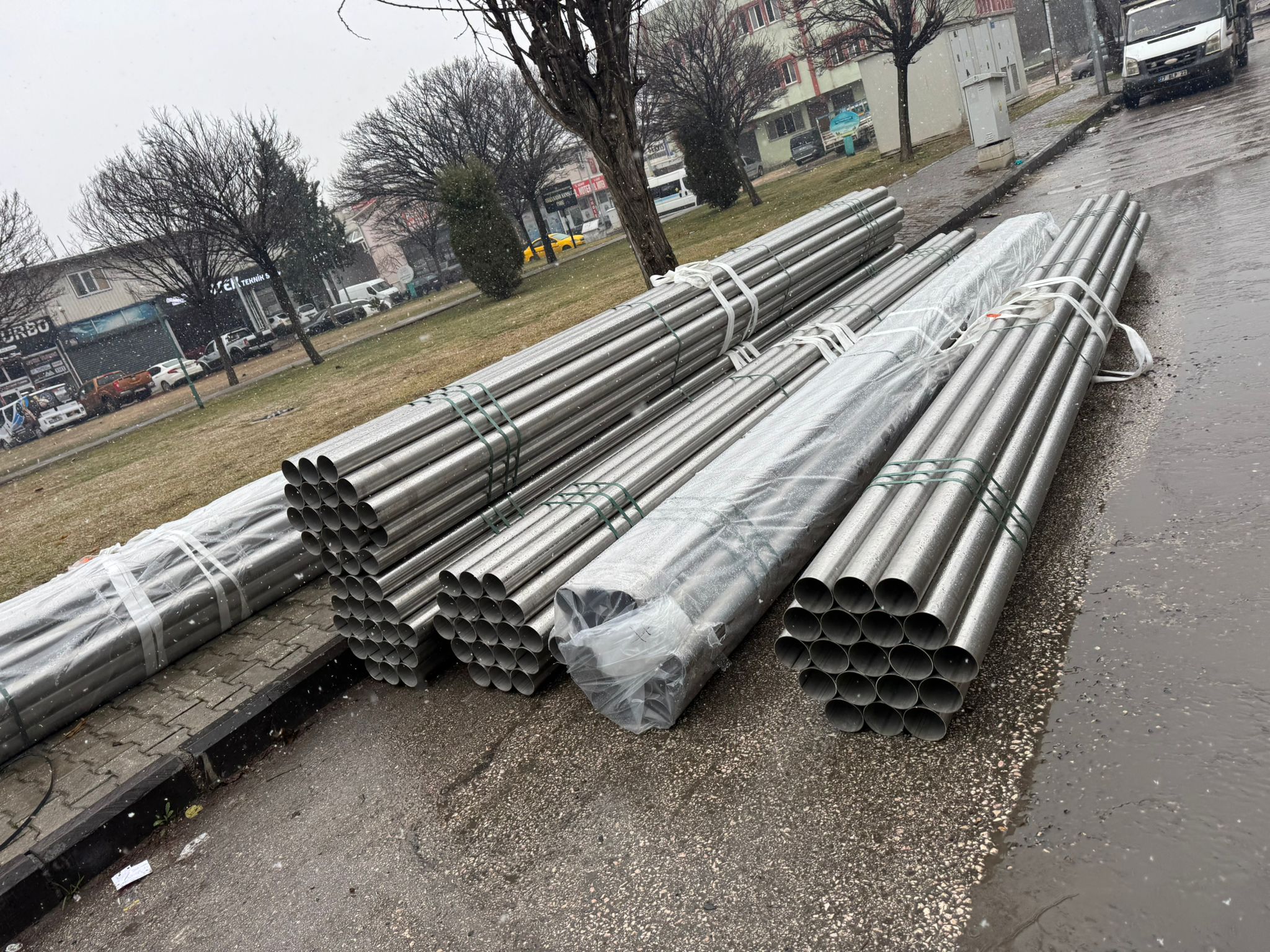 Ak Paslanmaz Çelik